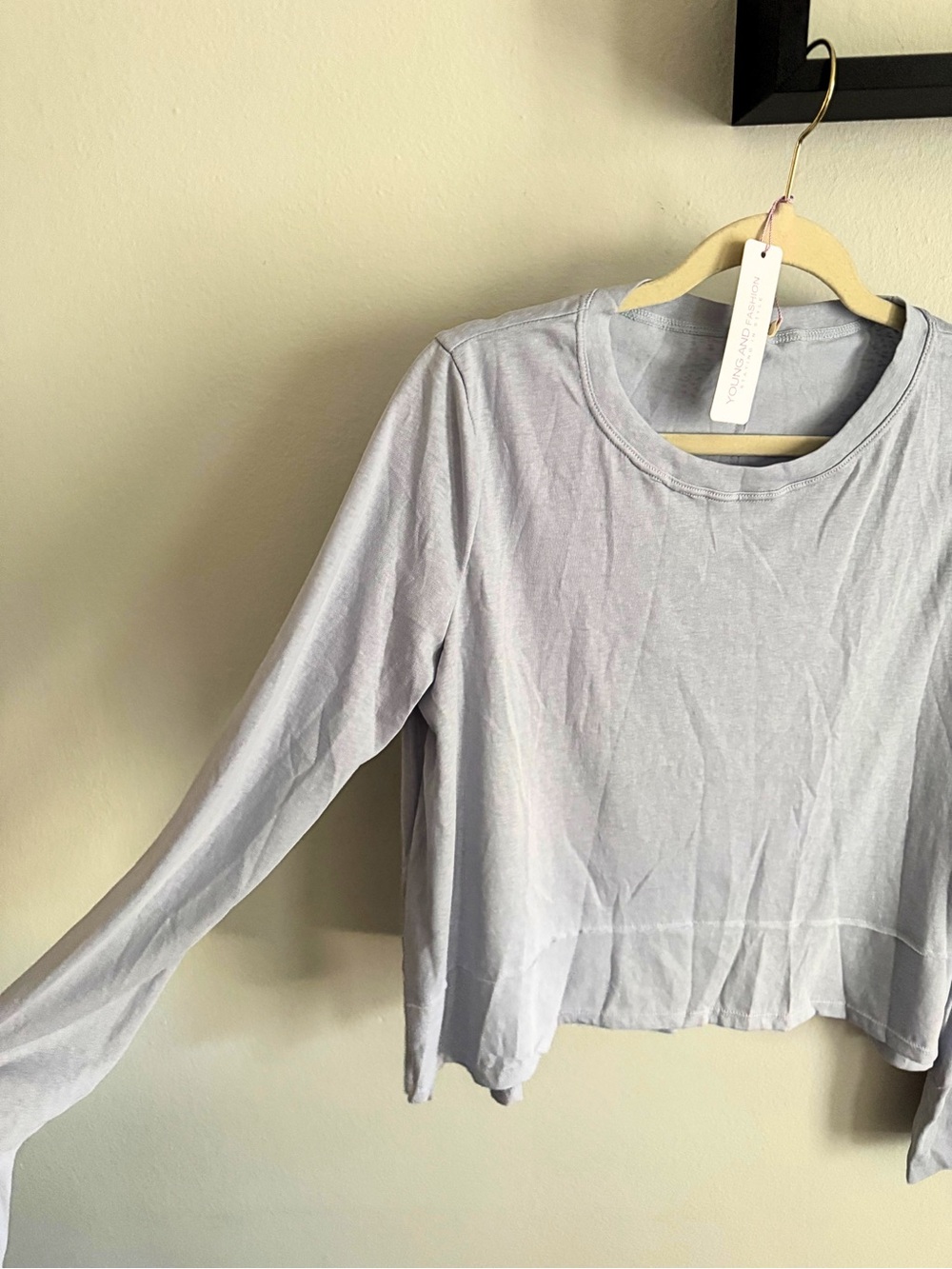 NWT Darong Heather Grey/Blue Long Sleeve Top w/ Thumbholes